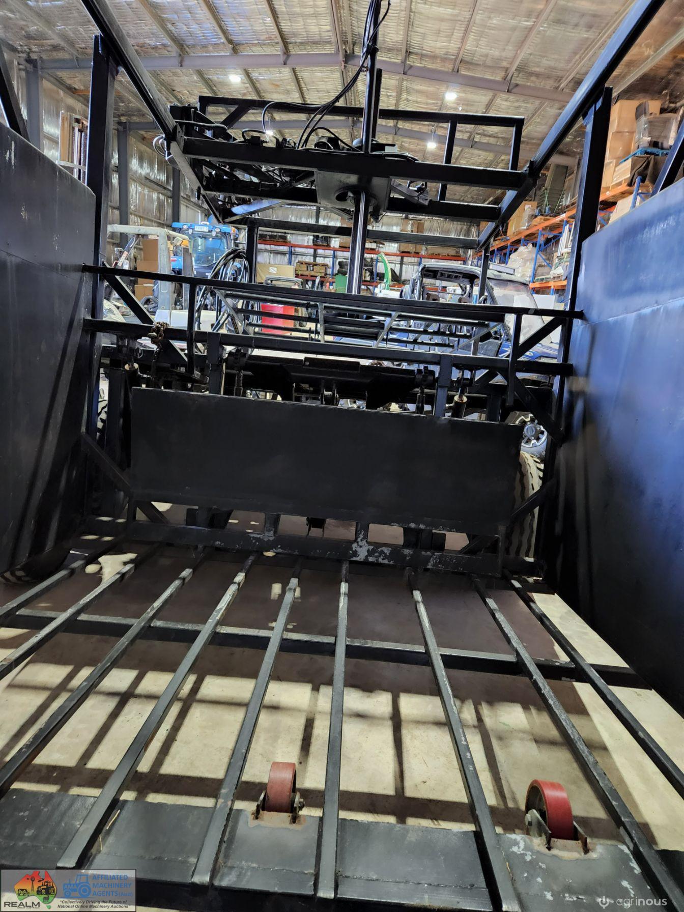 40 Bale Accumulator/Stacker & Stack Squeeze/Grab (REDUCED) - photo 6
