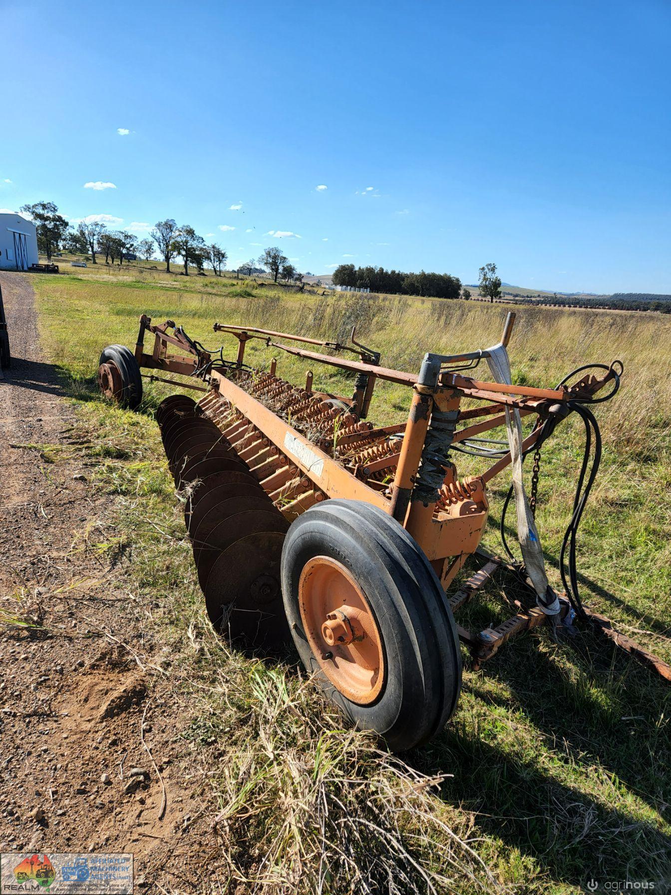 Chamberlain 18 Disc Plough