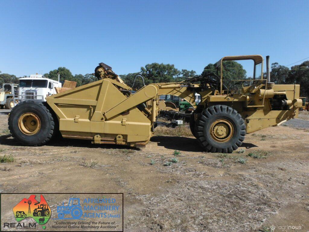 International Harvester E211 Elevating Scraper - photo 12