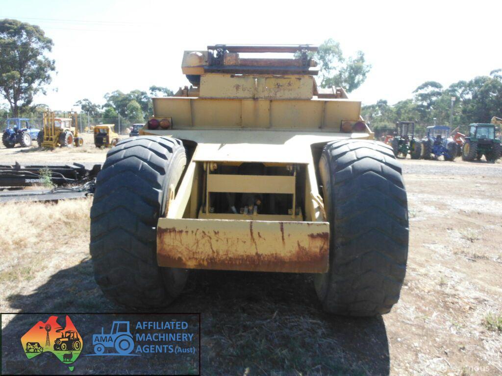 International Harvester E211 Elevating Scraper - photo 13