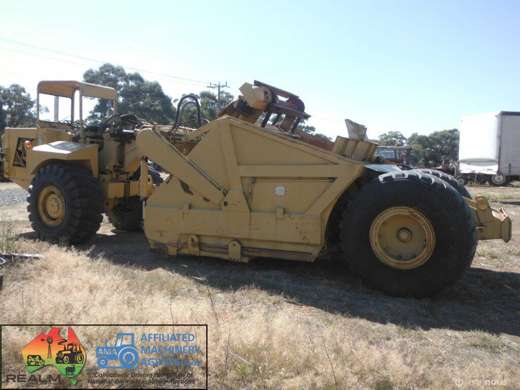 International Harvester E211 Elevating Scraper - photo 14