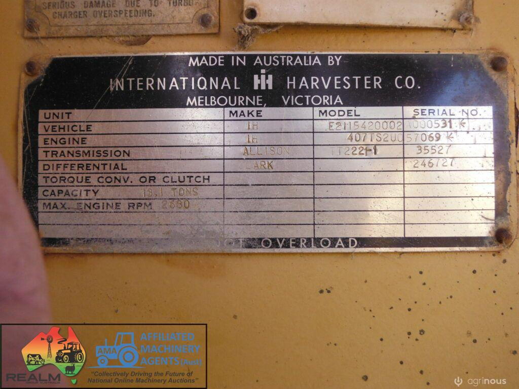 International Harvester E211 Elevating Scraper - photo 8