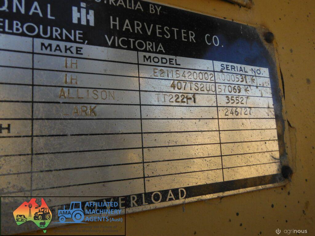 International Harvester E211 Elevating Scraper - photo 3