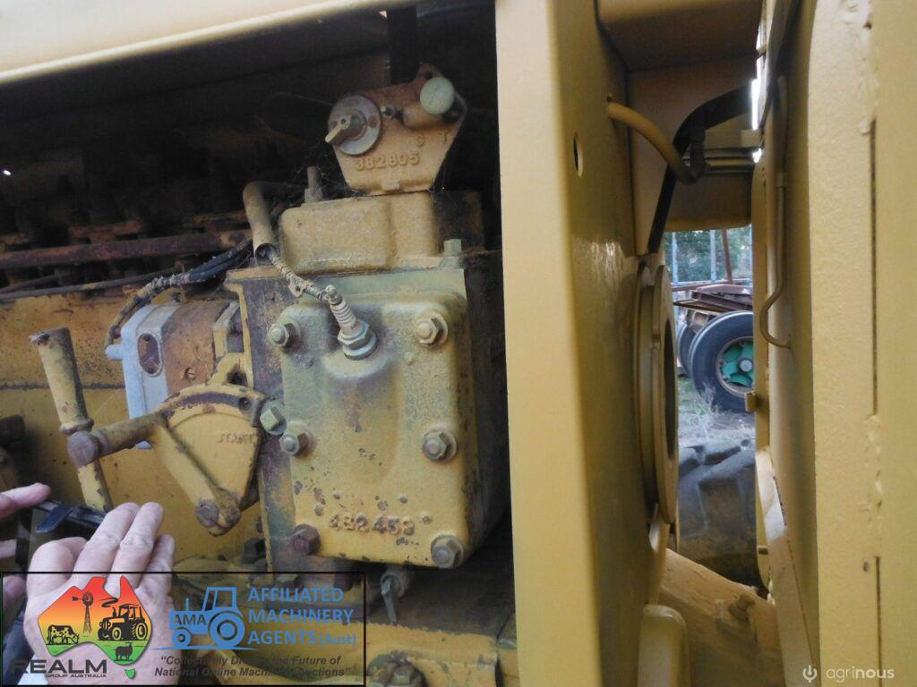 Cat 12 Road Grader - photo 11