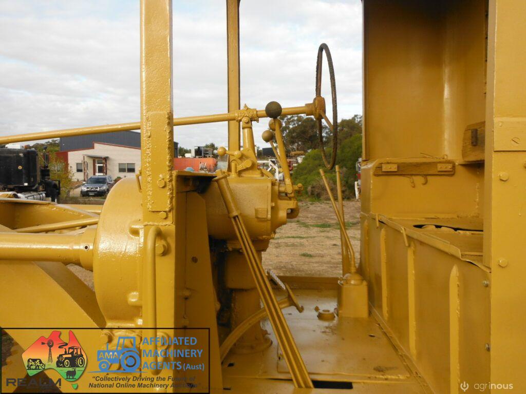 Cat 12 Road Grader - photo 10