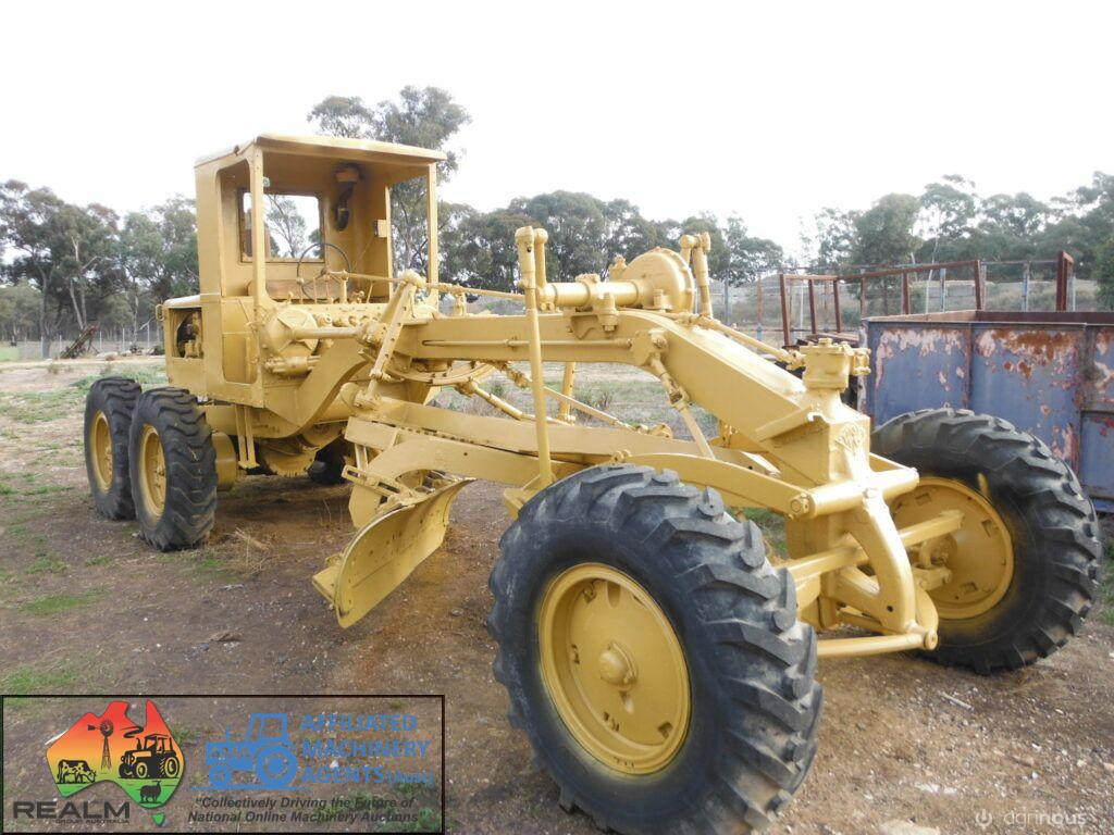Cat 12 Road Grader - photo 7