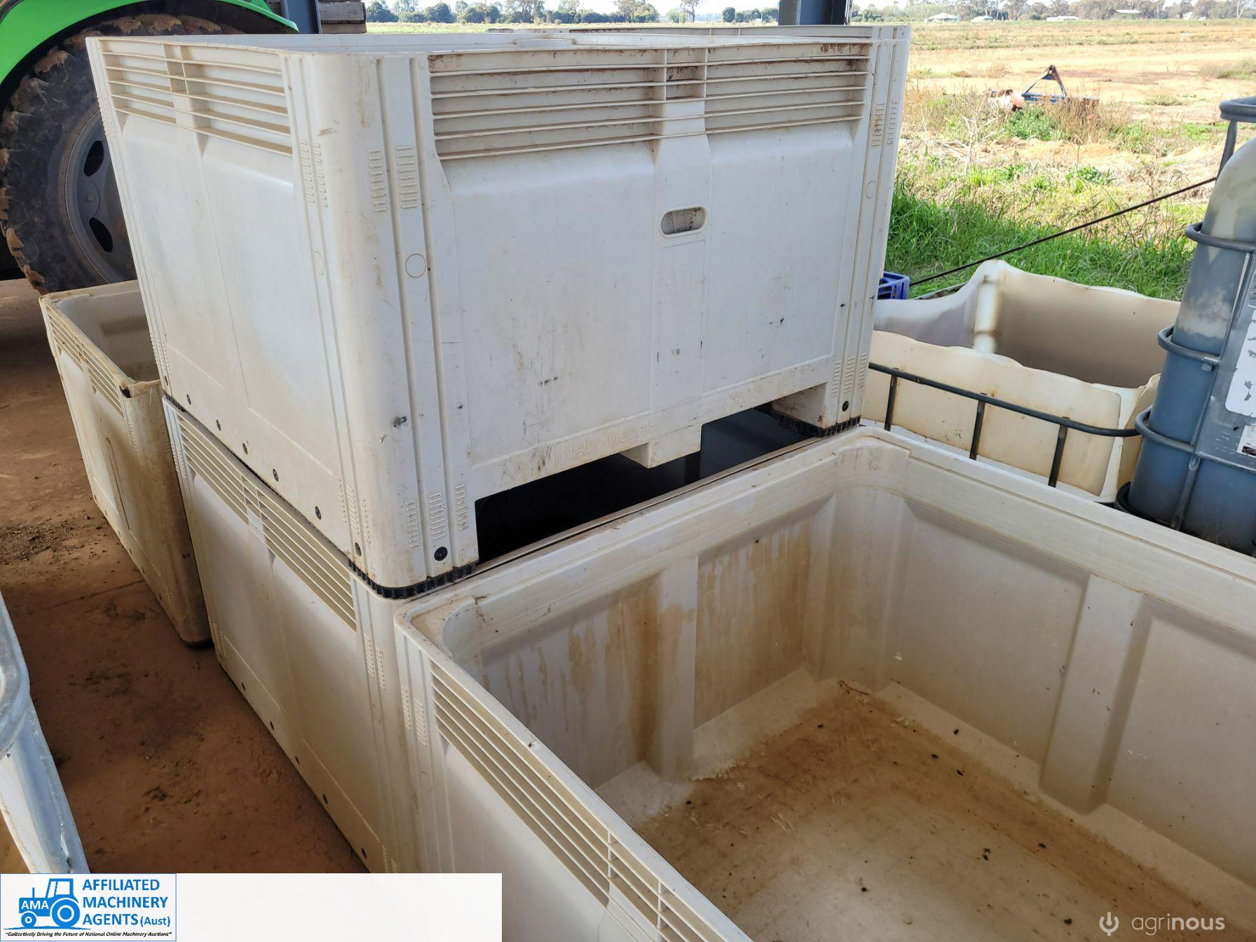 4x Plastic Fruit Bins - photo 4