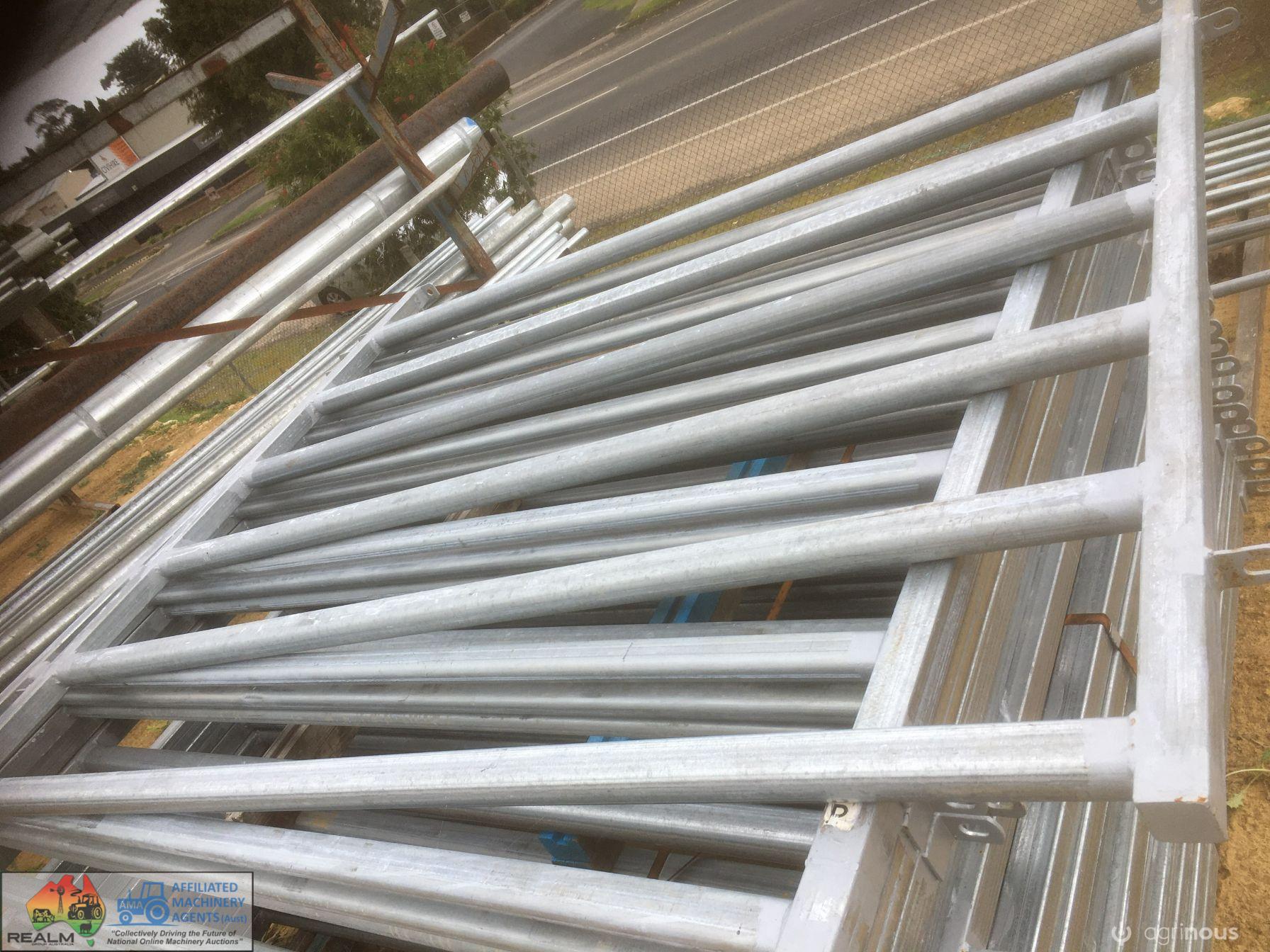 Galv. 6 Rail Cattle Panels x10 (New) - photo 2