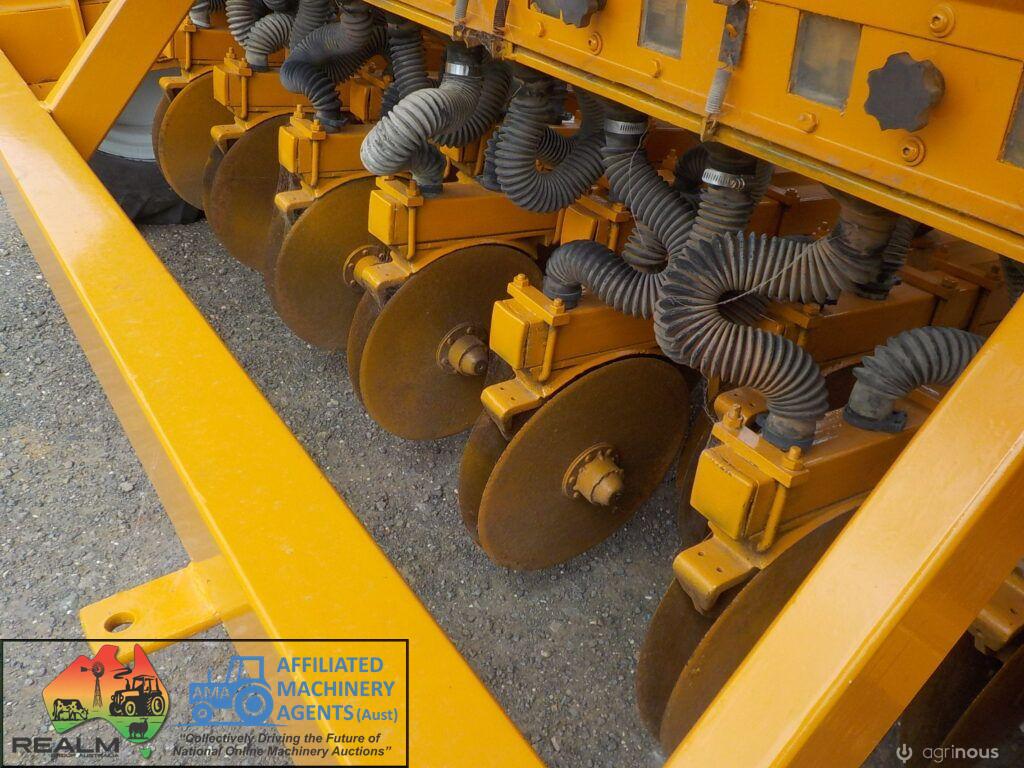 17 Run Bettinson Disc Seeder - photo 5