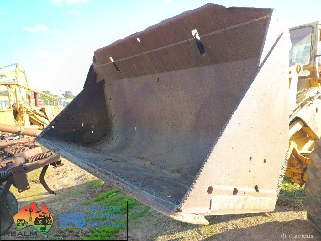 Case W10E Industrial Loader - photo 13