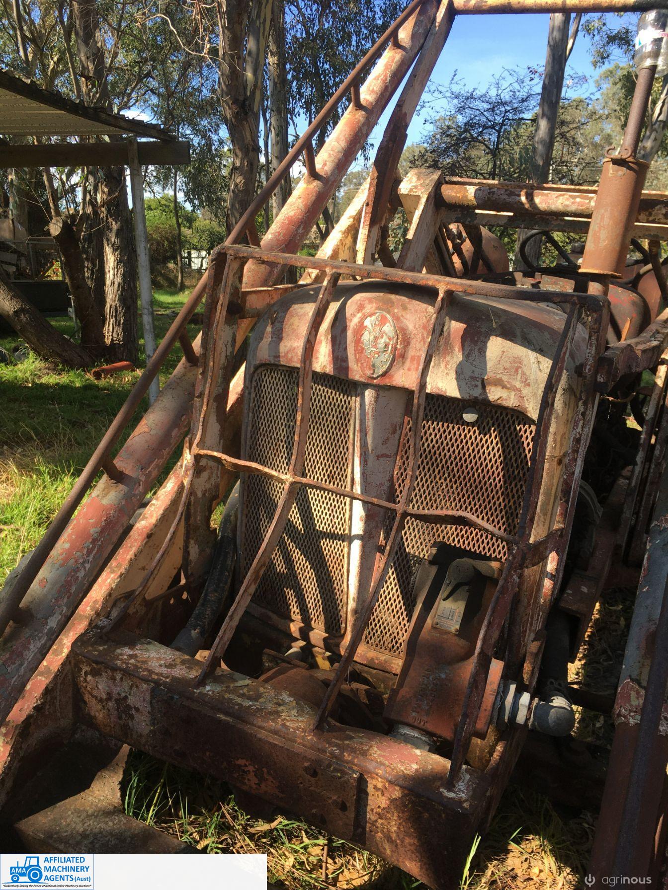 1951* Fordson Major E1A with Loader - photo 12