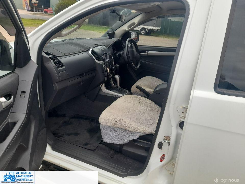 2013 Isuzu 4x4 Dual Cab with Camping Canopy - photo 3