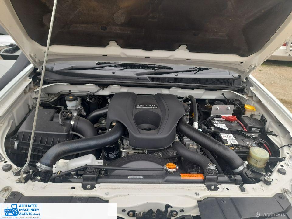 2013 Isuzu 4x4 Dual Cab with Camping Canopy - photo 10