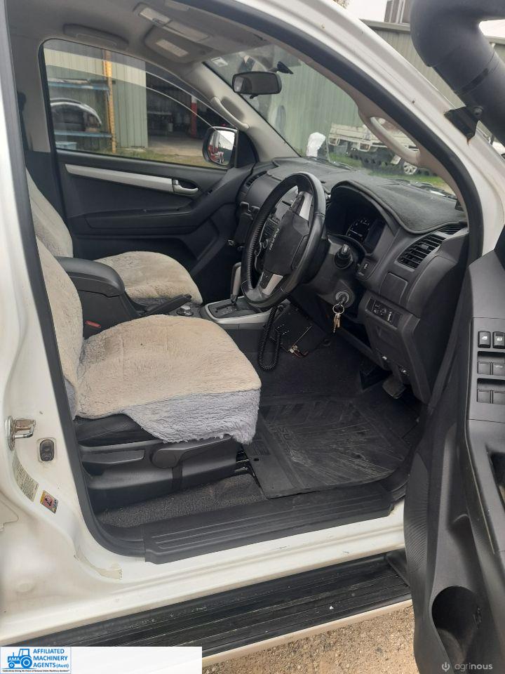2013 Isuzu 4x4 Dual Cab with Camping Canopy - photo 7