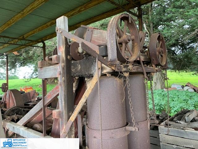 Antique Chaff Cutter - Alison & Tippet - photo 6