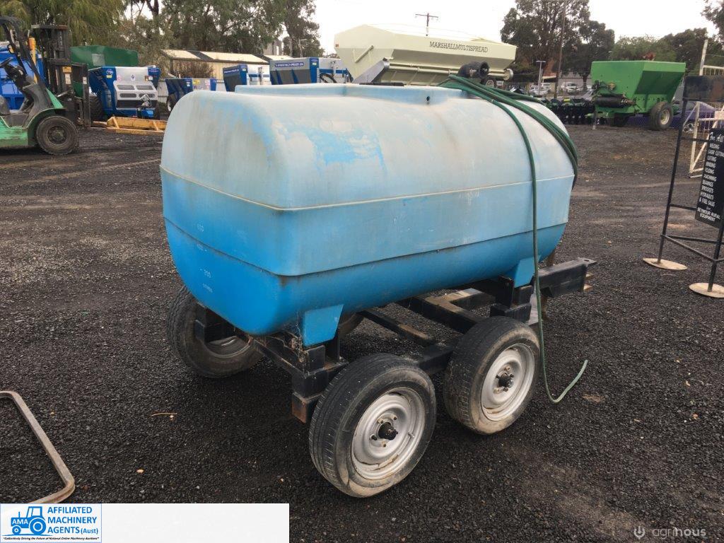 1700 Litre Poly Tank on Tandem Axle