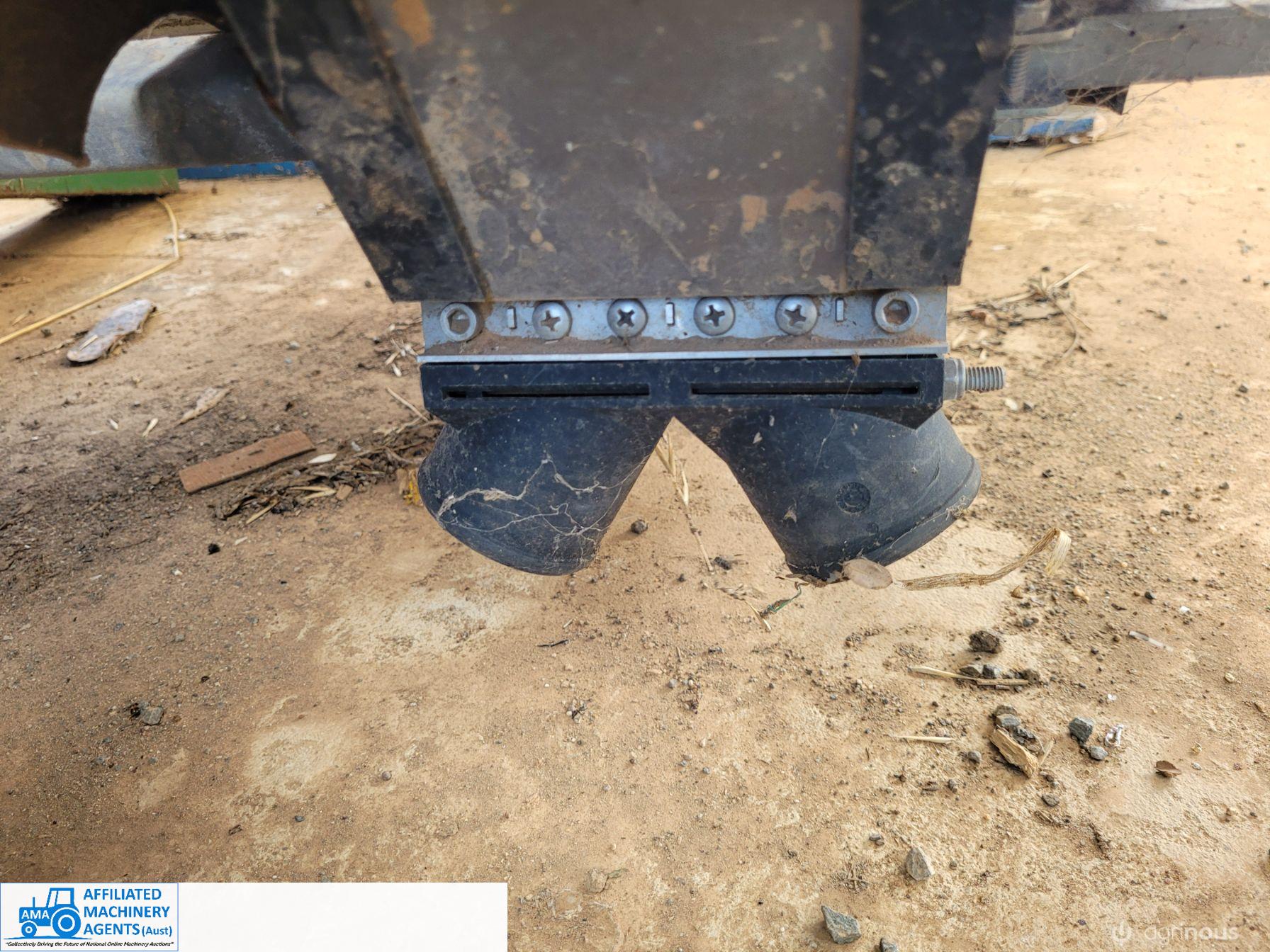 Hussey 3pl Quick Hitch Fertilizer Applicator - photo 6