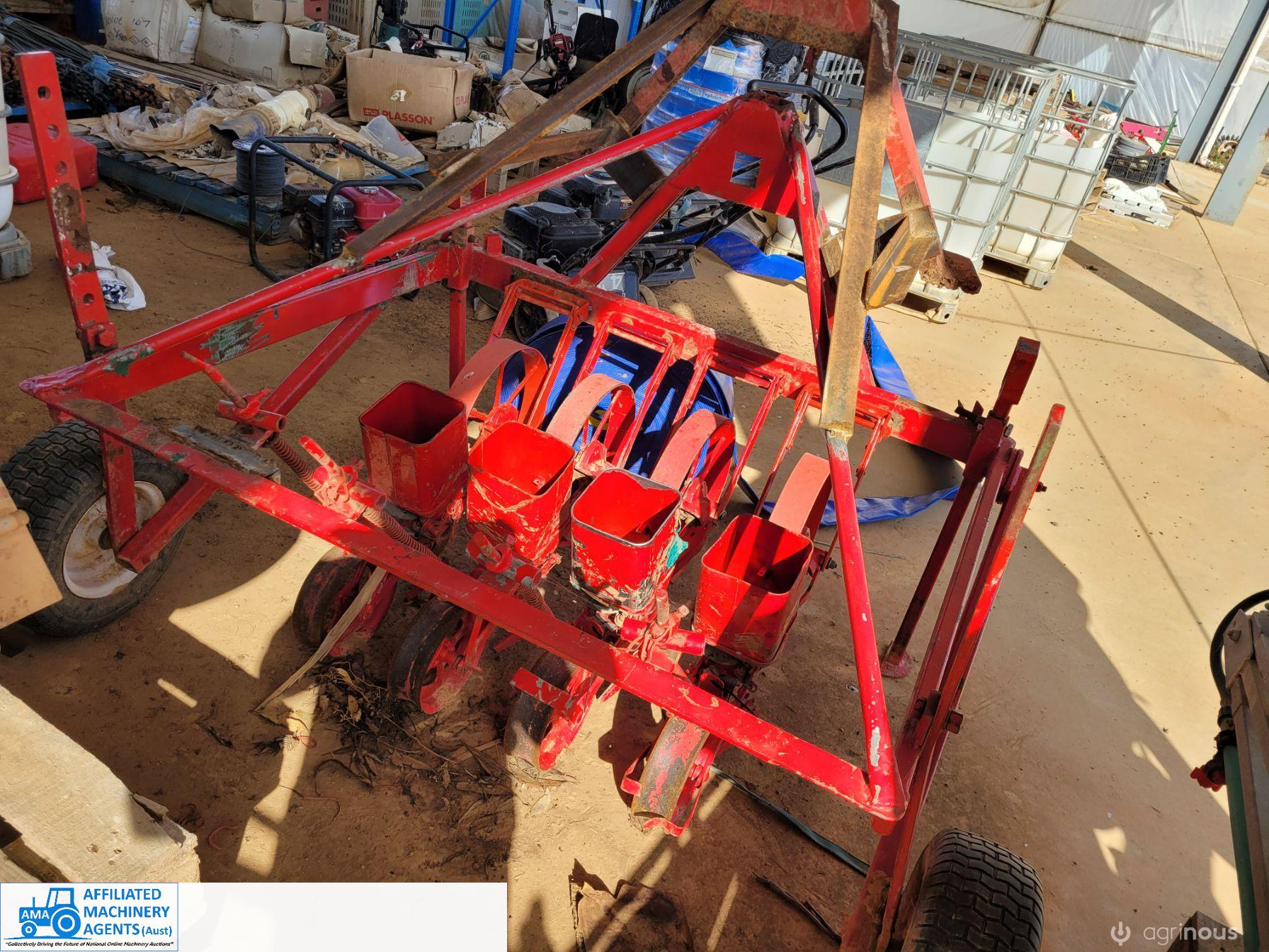 4 Row Precision seeder - photo 4