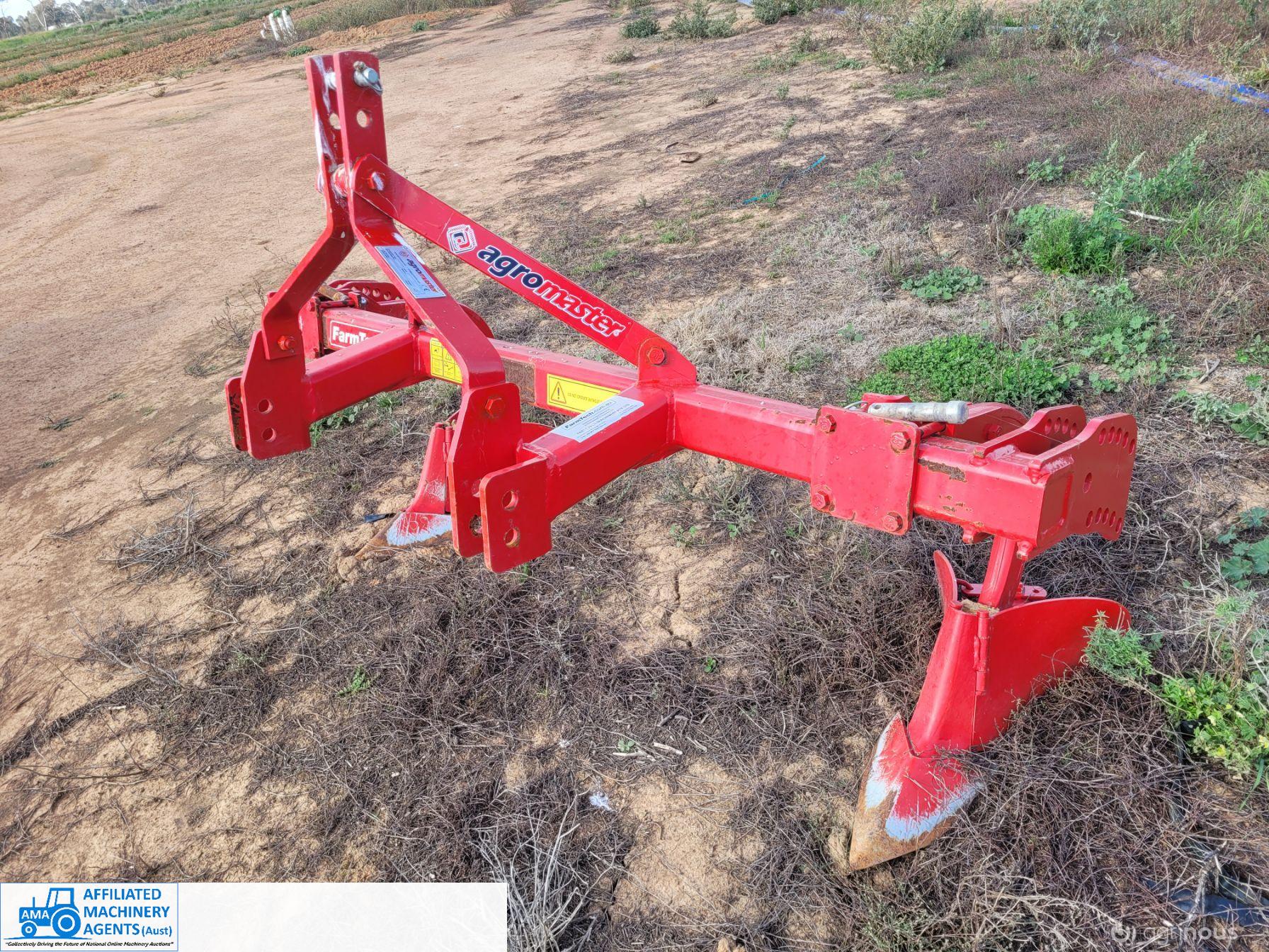 3pl Farmtech Agromaster 2 row Hiller ~ As New Cond. - photo 3
