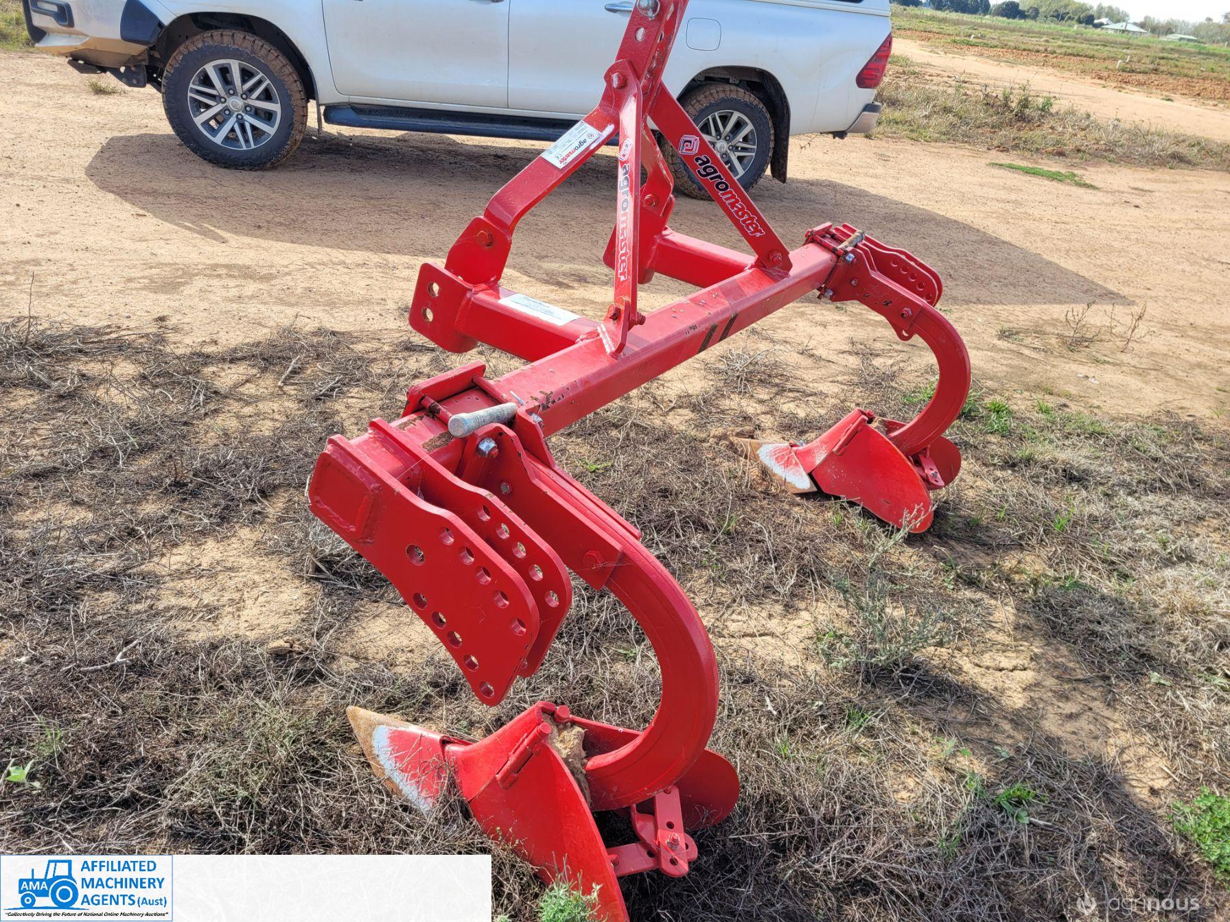 3pl Farmtech Agromaster 2 row Hiller ~ As New Cond. - photo 2