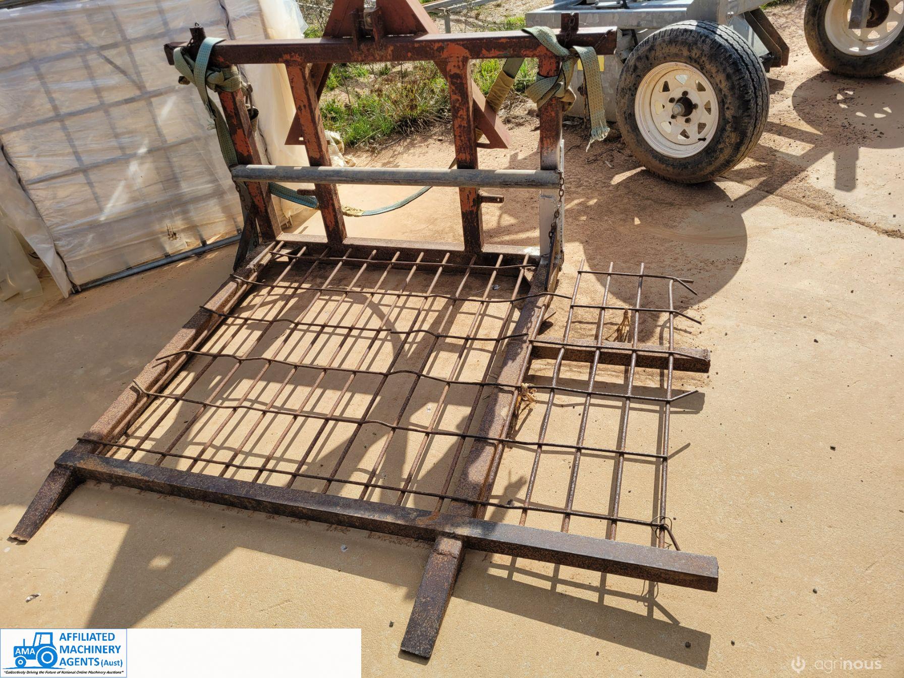 3pl Quick Hitch Rear Forks with Weldmesh Floor - photo 2