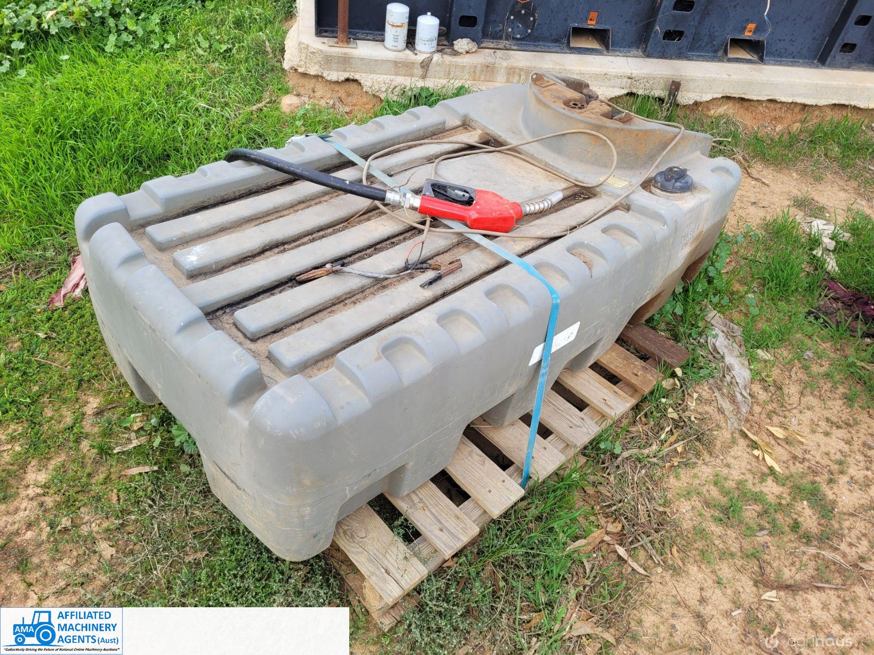 400 Ltr Poly Diesel Tank with 12v Pump & Hose