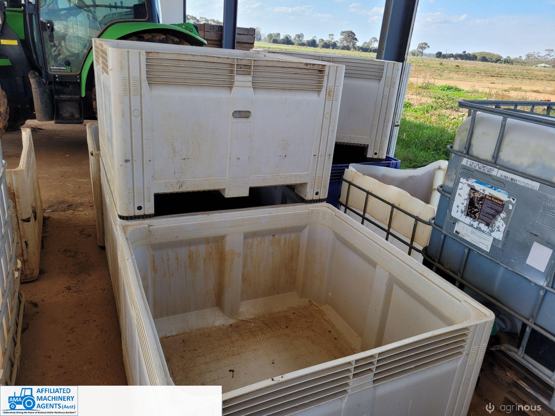 4x Plastic Fruit Bins - photo 2