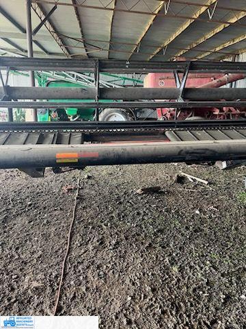 MacDon Model 3000 Windrower - photo 6