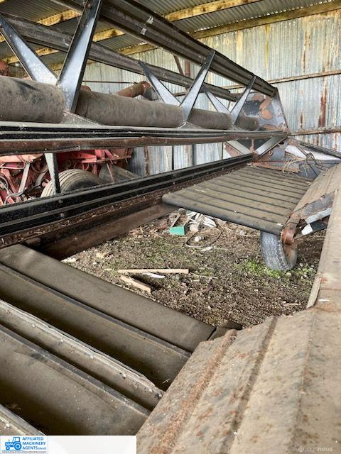 MacDon Model 3000 Windrower - photo 5