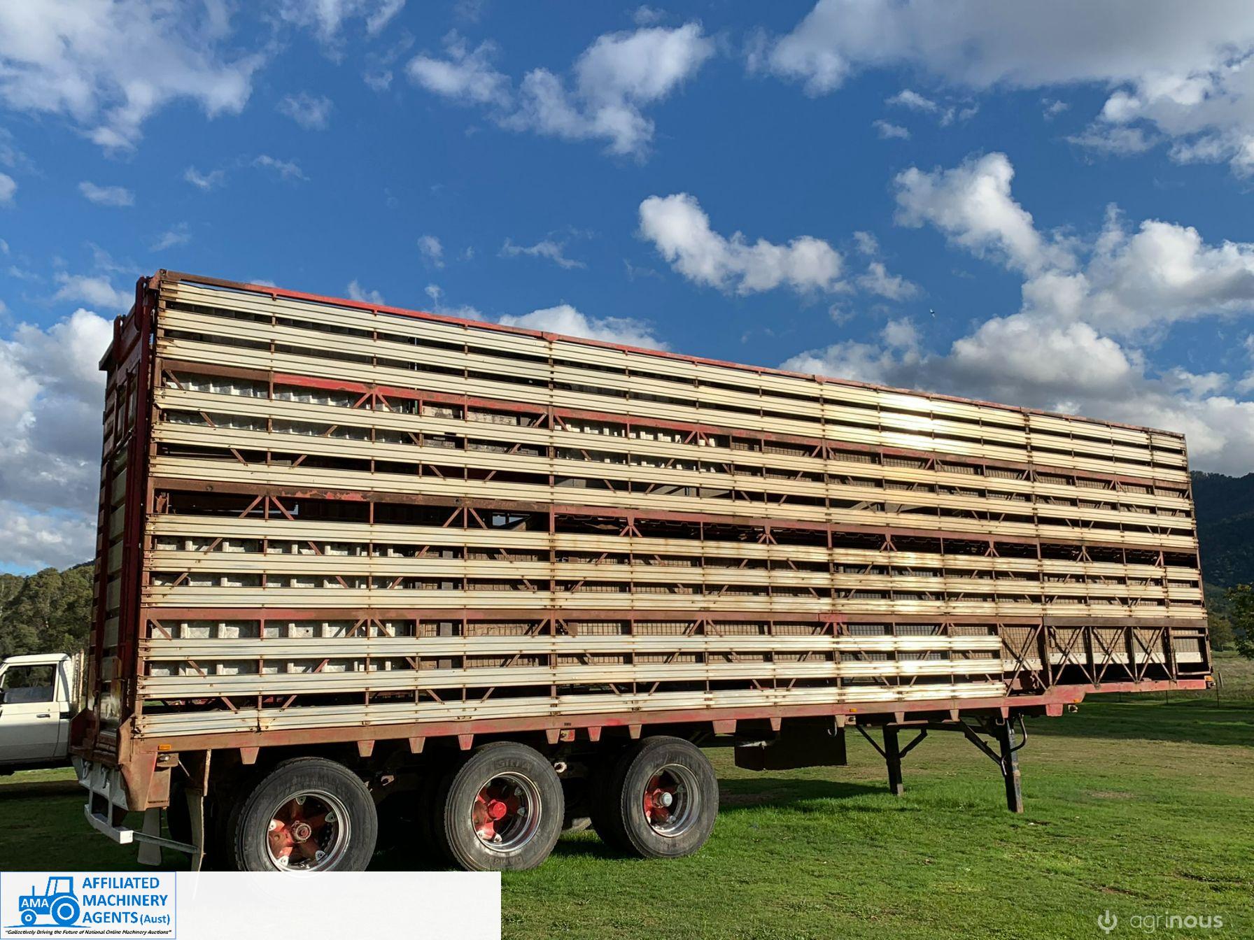 1988 Byrne 4x2 Tri-Axle 41ft Livestock Trailer (VIN: 88144) - photo 4