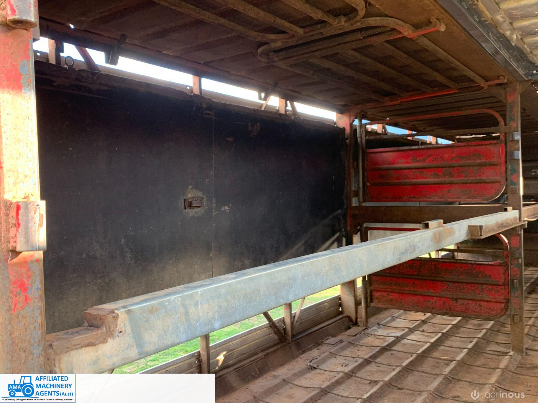 1988 Byrne 4x2 Tri-Axle 41ft Livestock Trailer (VIN: 88144) - photo 10