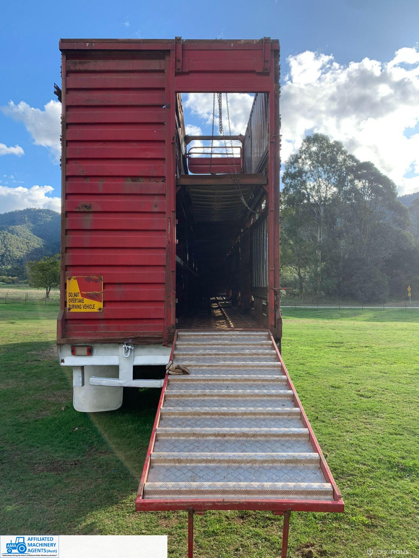 1988 Byrne 4x2 Tri-Axle 41ft Livestock Trailer (VIN: 88144) - photo 12