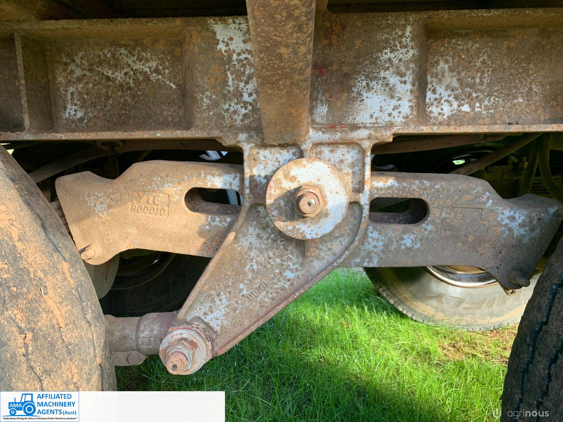 1988 Byrne 4x2 Tri-Axle 41ft Livestock Trailer (VIN: 88144) - photo 3