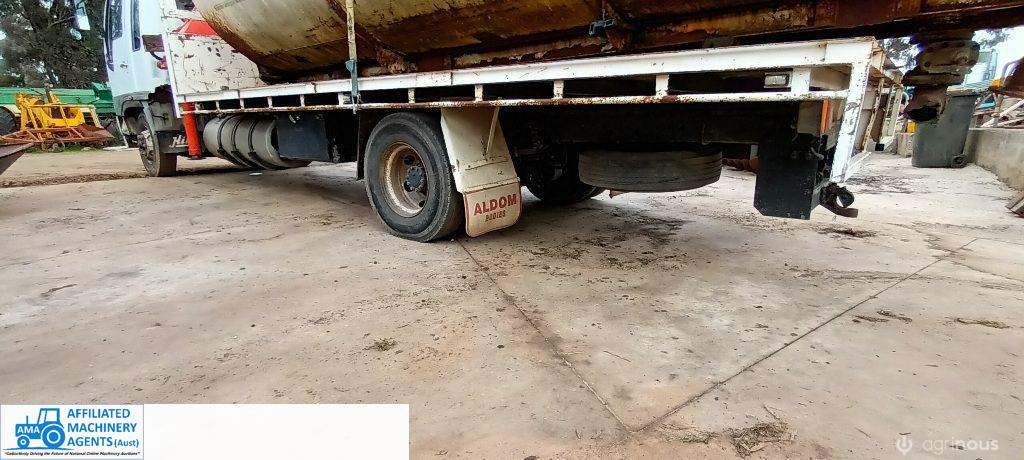 1992 Hino FD Tray Truck with Hyabb Crane (VIN: JHDFD3WLLXXX10024) - photo 12