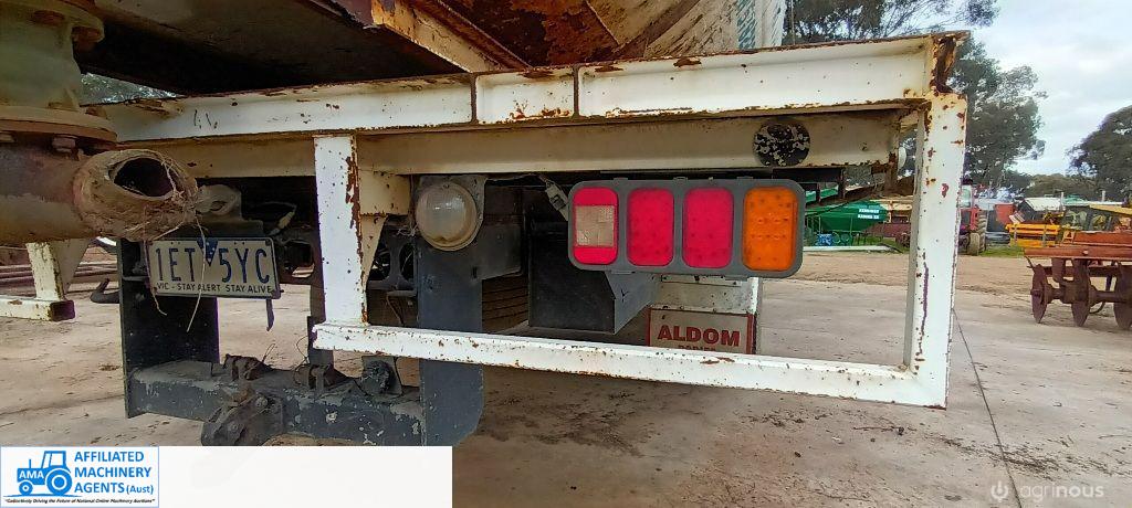 1992 Hino FD Tray Truck with Hyabb Crane (VIN: JHDFD3WLLXXX10024) - photo 13