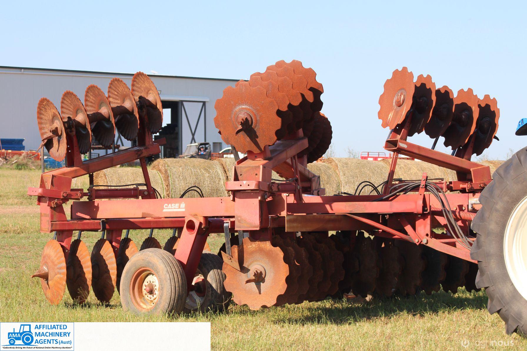 Case IH 501 Folding 48 Plate Offset Disc - photo 3