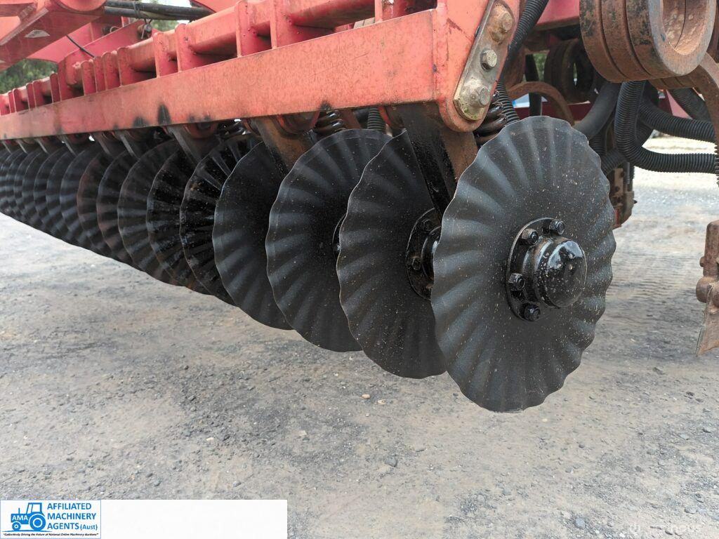 Duncan 19 run MK3 Renovator Seeder - photo 6