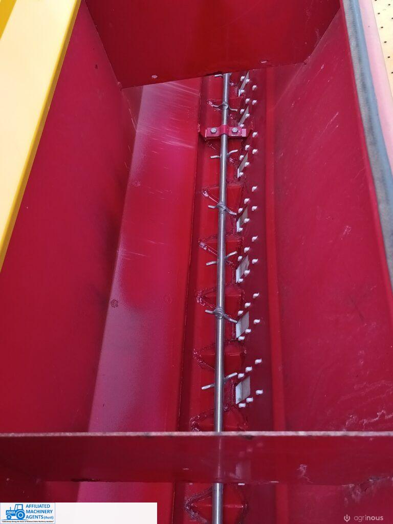 Duncan 19 run MK3 Renovator Seeder - photo 9
