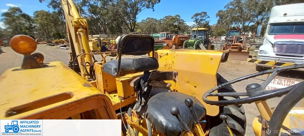 Ford 535 FEL Backhoe - photo 7