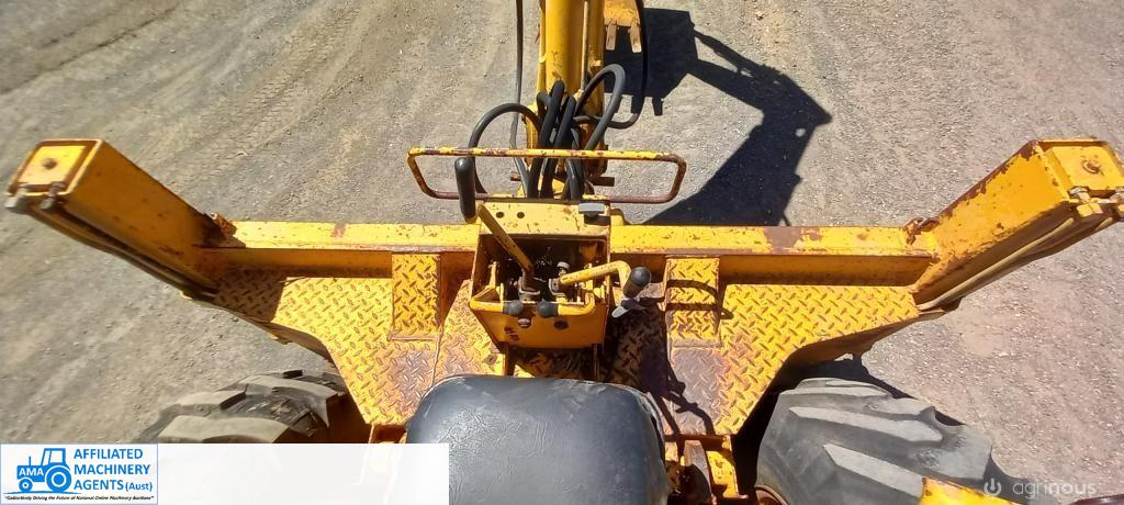 Ford 535 FEL Backhoe - photo 6