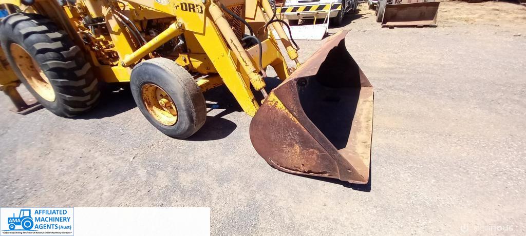 Ford 535 FEL Backhoe - photo 3