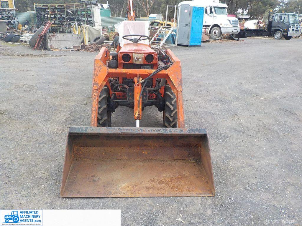 Kubota B7100 FEL BackHoe - photo 2