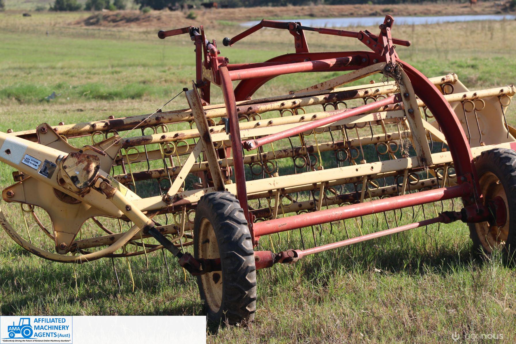 New Holland 256 Rolabar Hay Rake