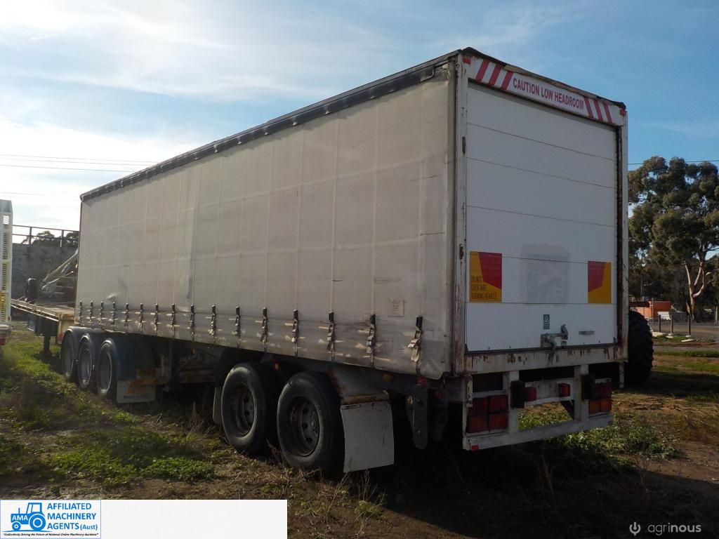 Freighter 2 Axle Tautliner
