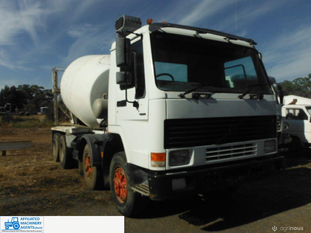 1998 Volvo FL10 KH Twin Steer Concrete Agitator - photo 11