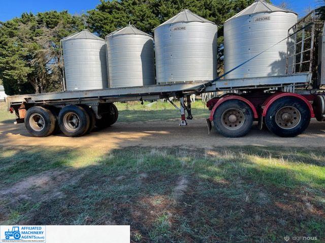 1974 Loadmaster 30ft Tandem Flat Top Trailer (VIN no. 4598951) - USED - photo 3