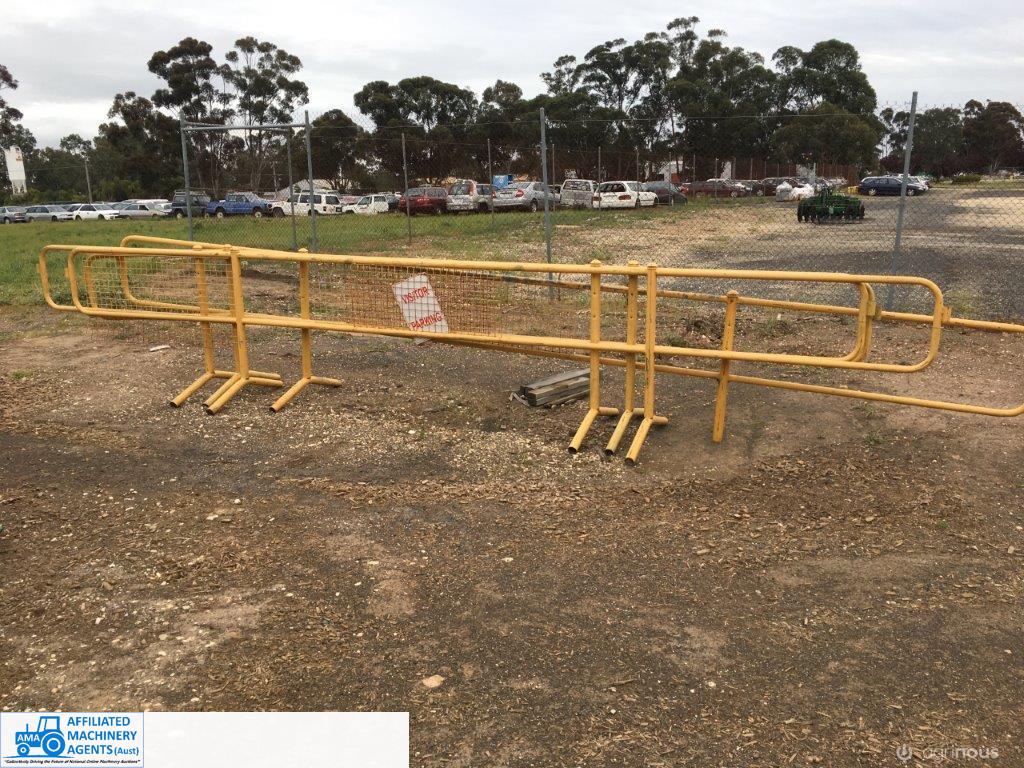 Crowd Control Pedestrian Barriers/Partitions - photo 2