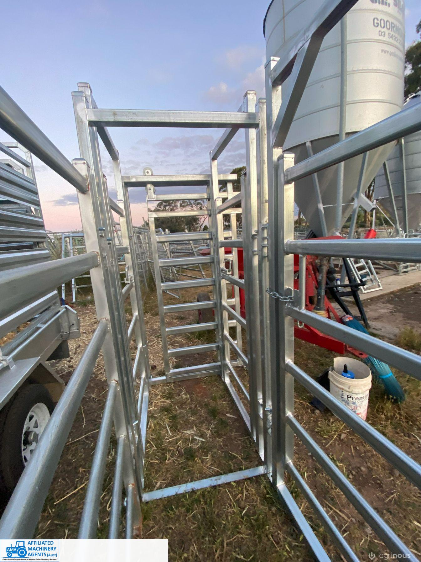 Galv Cattle Crush (New Damaged) - photo 9
