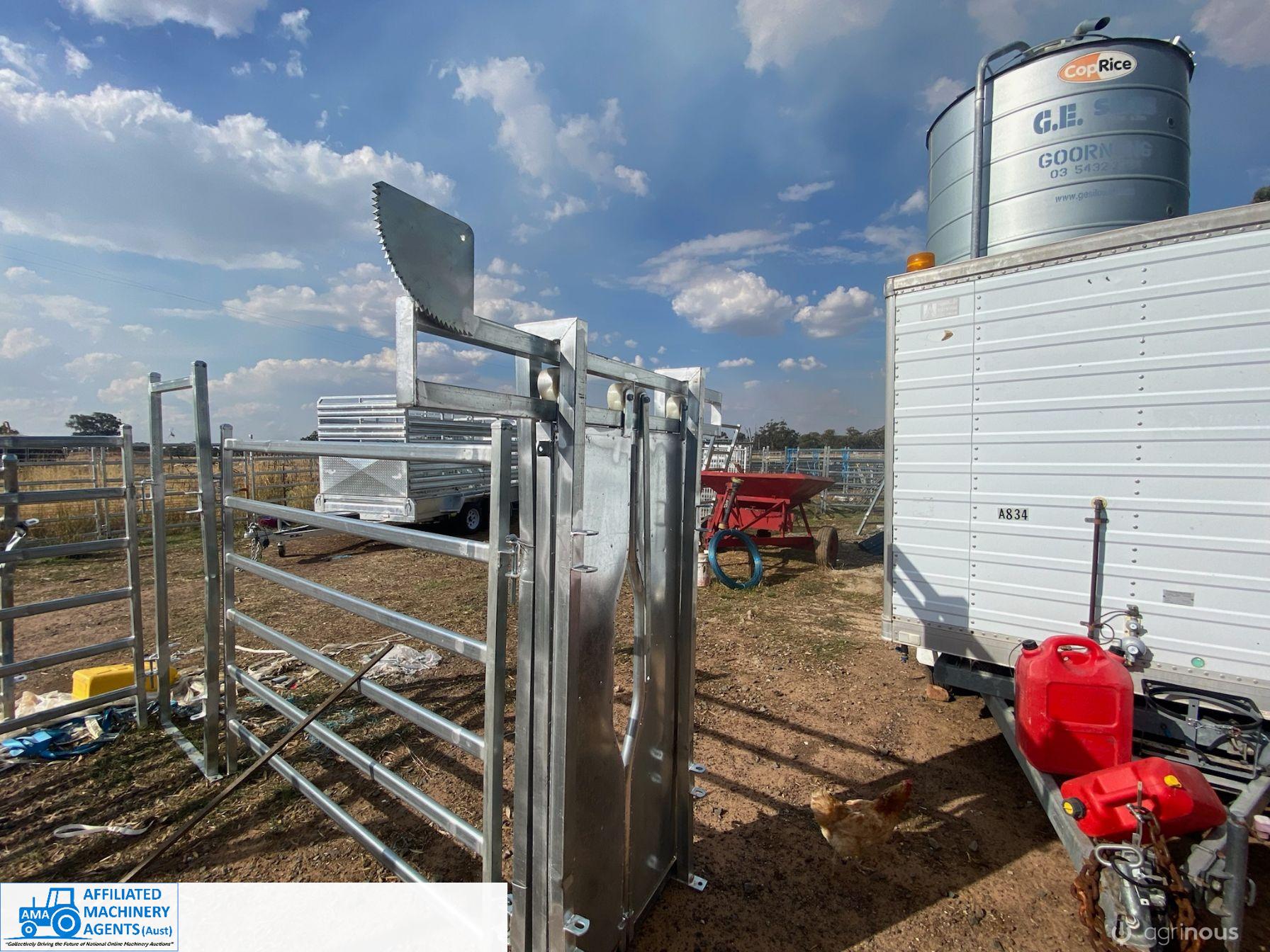 Galv Cattle Crush (New Damaged) - photo 2