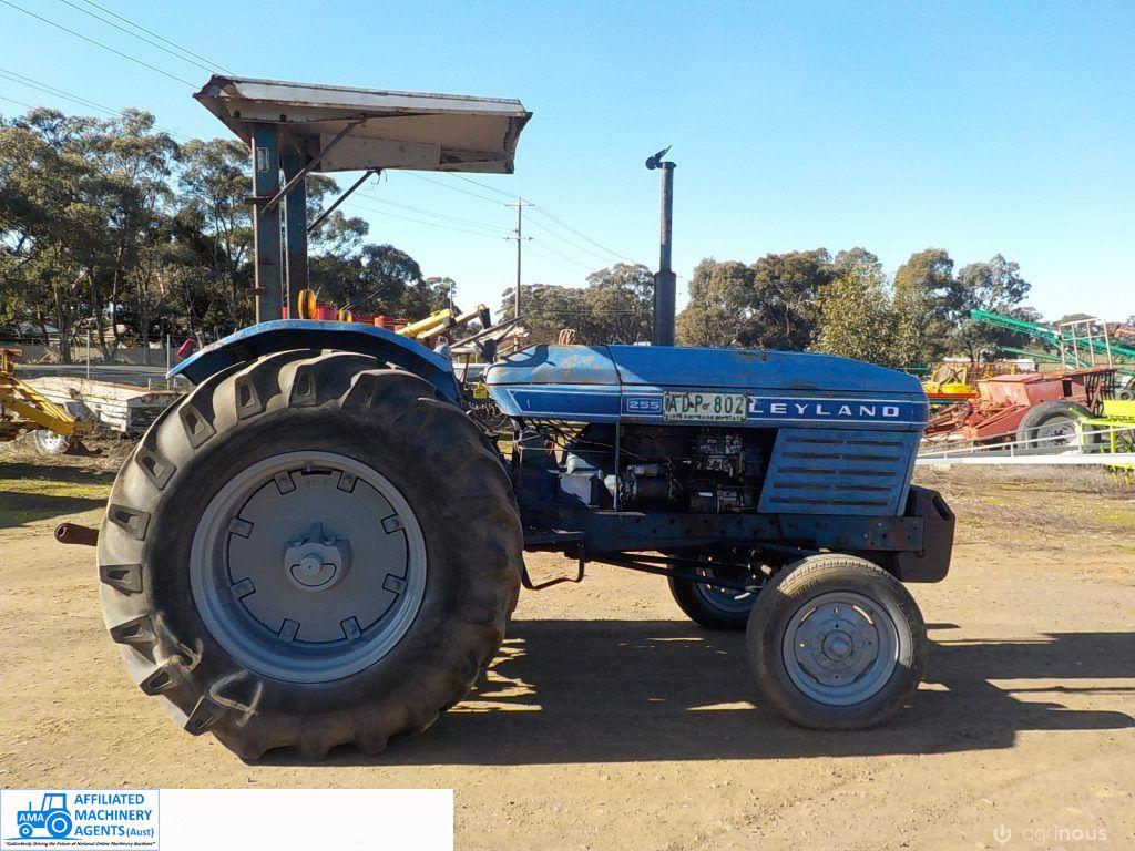 Leyland 255 Tractor - photo 2